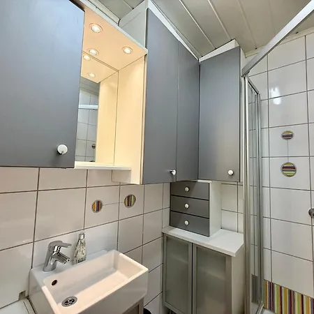 Stylish Near Airport * Швехат