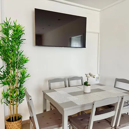 Stylish Near Airport * Швехат