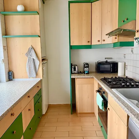 Stylish Near Airport Швехат